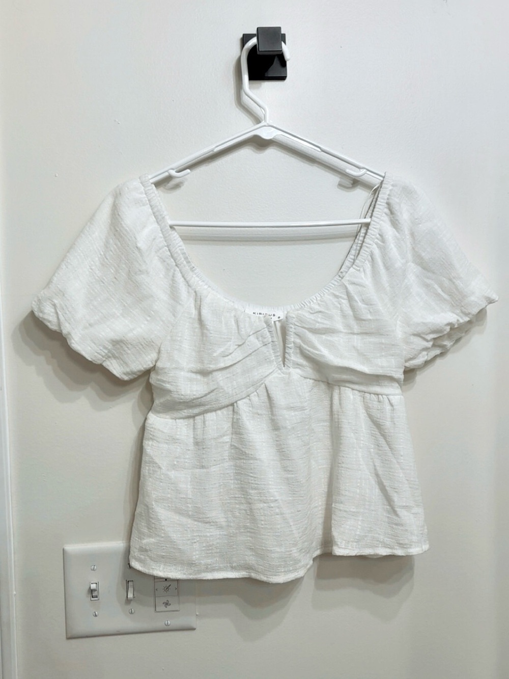 White Puff-Sleeve Peplum Top - Women's size small